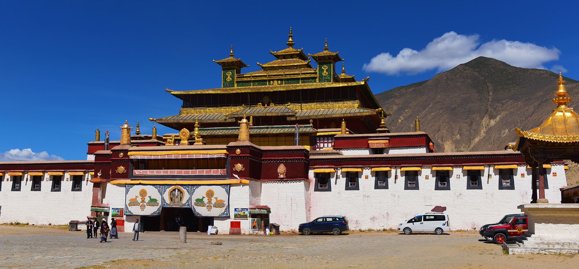 Discovery Travel from Central Tibet to Everest BC